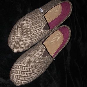 Brand New Canvas Toms